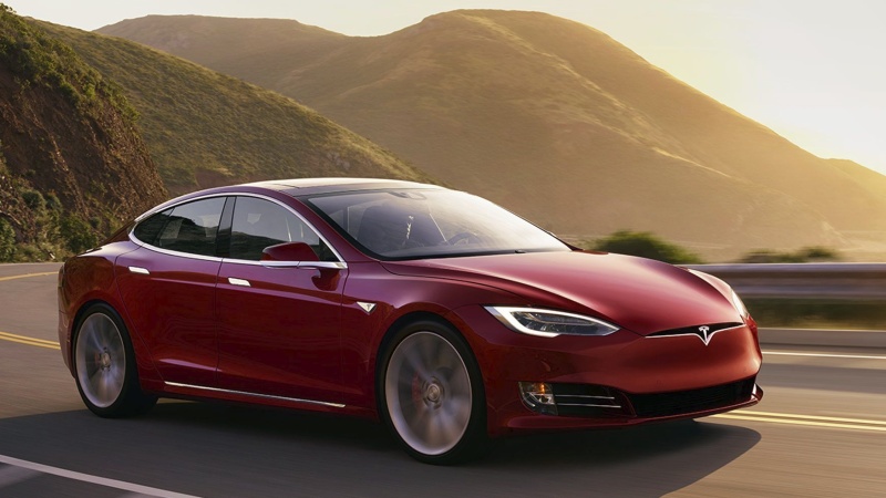 Emise CO2 u elektromobilů: Tesla horší než BMW?