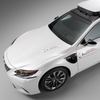 Patent Toyoty: autonomní vůz, který natankuje či nabije auto přímo na silnici