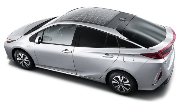 Solární střecha na Toyotě Prius