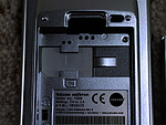 Detail na SIMku a přepínač baterie