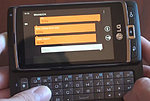 Windows Phone 7: videoukázka demonstrující psaní a přijímání textových zpráv